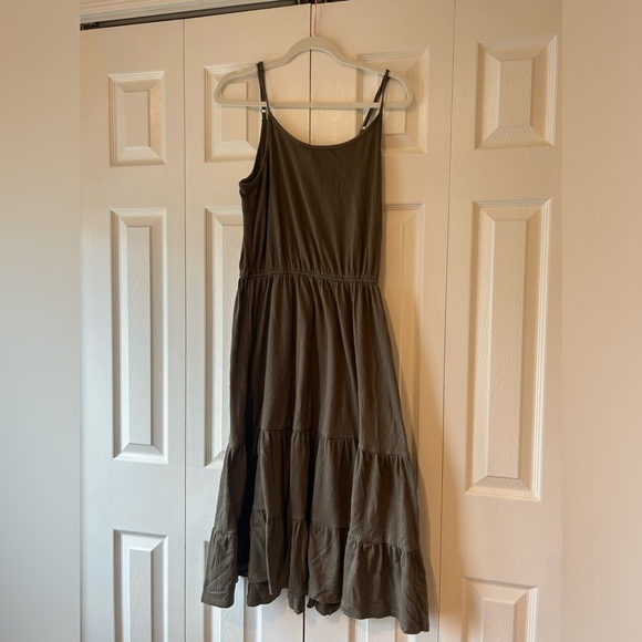 Knox Rose Medium olive tiered midi dress - Picture 2 of 4